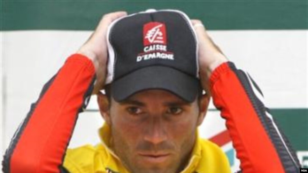 Atlet balap sepeda Spanyol, Alejandro Valverde, dilarang bertanding hingga Januari 2012 karena terbukti menggunakan zat terlarang.