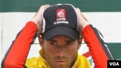 Atlet balap sepeda Spanyol, Alejandro Valverde, dilarang bertanding hingga Januari 2012 karena terbukti menggunakan zat terlarang.