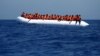 红十字会难民搜救船在地中海下水