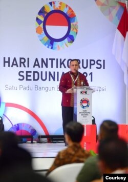 Ketua KPK Firli Bahuri saat memberi sambutan pada peringatan Hari Antikorupsi, 9 Desember 2021. (Foto: Biro Setpres)