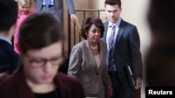 U.S. Representative Maxine Waters (D-CA) departs after a House Democratic party caucus meeting at the U.S. Capitol in Washington, Jan. 9, 2019. 