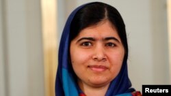 ​​​​​ເຈົ້າ​ຂອງ​ລາງວັນ​ໂນ​​ແບ​ລ ນາງມາລາ​ລາ ຢູຊັຟ​ຊາຍ (Malala Yousafzai) ​ໃນ​ກອງ​ປະຊຸມ​ຖະ​ແຫຼ​ງຂ່າວ ​ໃນນະຄອນ​ອົສ​ໂລ (Oslo.)