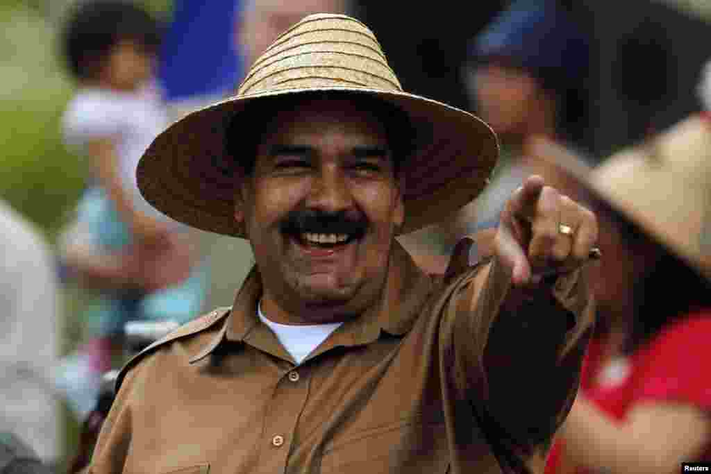 El presidente de Venezuela, Nicolás Maduro, hizo un llamado, paralelo al de la oposición, para que sus seguidores salgan a la calle y contrarresten las protestas contra su gobierno. 