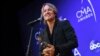 Keith Urban gana el máximo galardón en premios CMA 