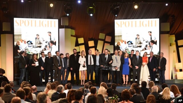 Dàn làm phim “Spotlight” nhận giải thưởng Tinh thần Độc lập tại Santa Monica, California, ngày 27/2/2016.