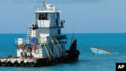 Un bote similar al del naufragio en otro accidente en el mar caribe, frente a las islas Turks y Caicos, en 2007.