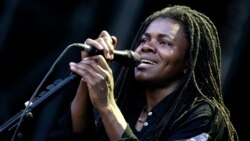 Top Ten Americano: Tracy Chapman processou legalmente Nicki Minaj