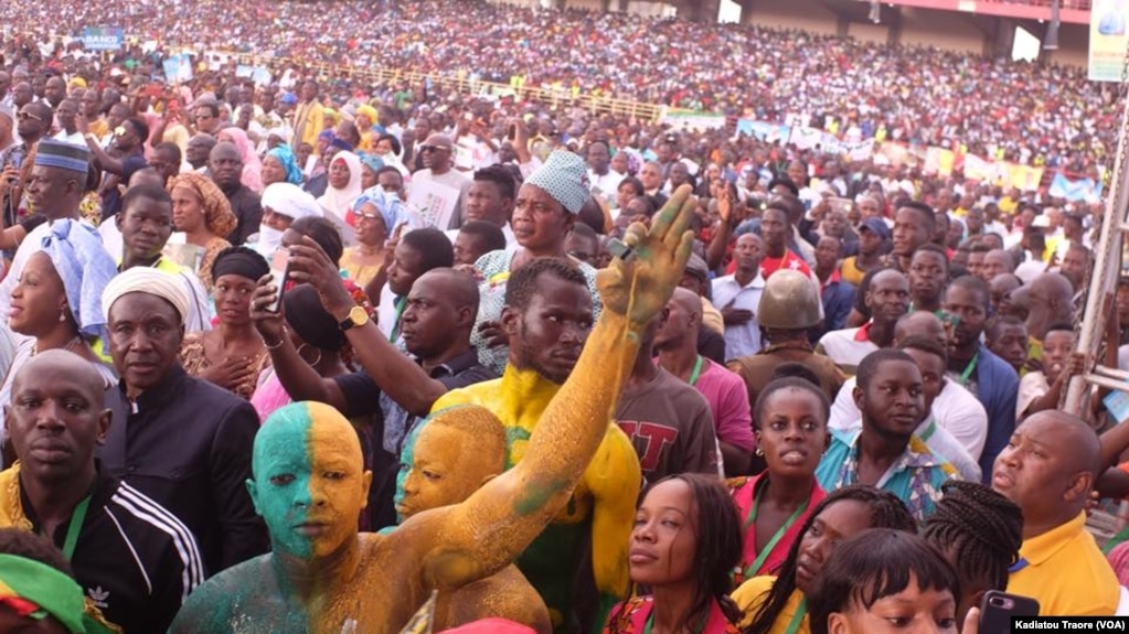 Un meeting de campagne dans un grand stade de Bamako. Mali 2018