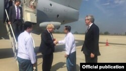 နိုင်ငံခြားရေးဝန်ကြီး Boris Johnson နေပြည်တော်ကိုရောက်ရှိစဉ် (British Embassy Rangoon)