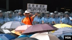 香港本土派人士认为，雨伞运动后警民关系恶化是旺角冲突的原因之一( 美国之音汤惠芸)。