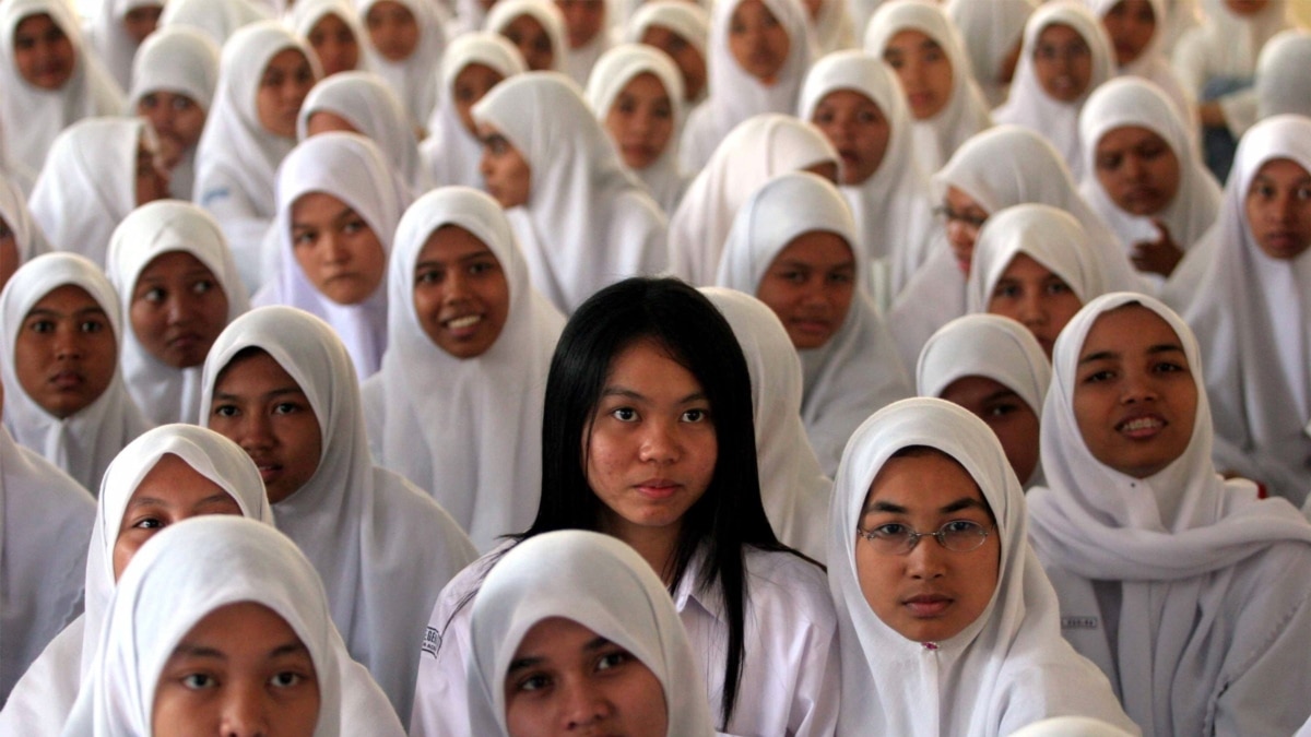 Jilbab di Sekolah Negeri: Tak Boleh Diwajibkan, Tak Bisa Dilarang