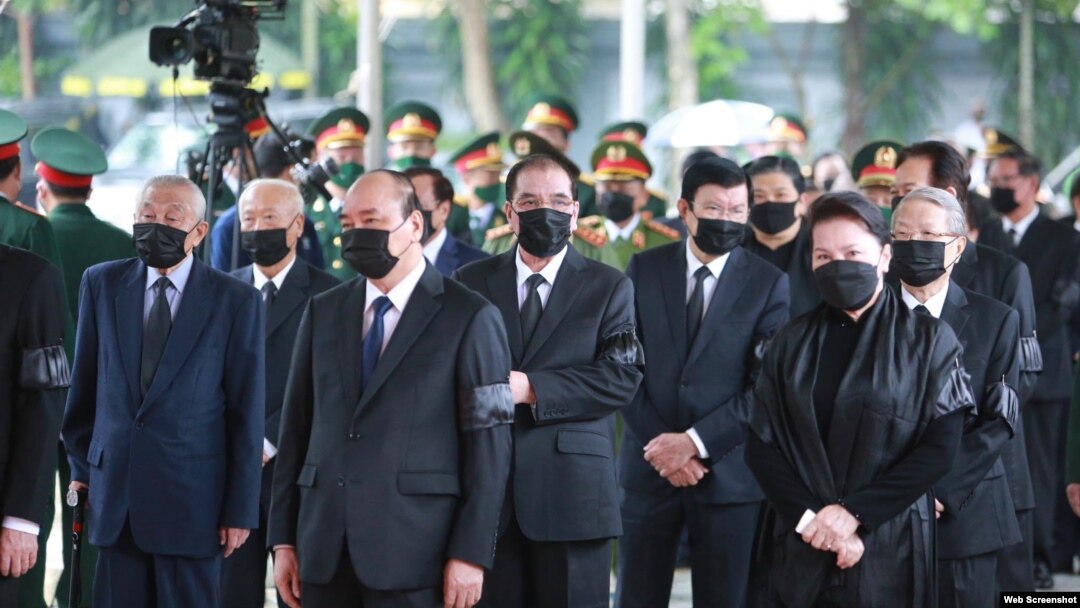 Các lãnh đạo Việt Nam dự Quốc tang ông Lê Khả Phiêu, ngày 14/8/2020. Photo VietnamNet