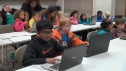 Tinejdžerka osnažuje djecu radionicama o kodiranju