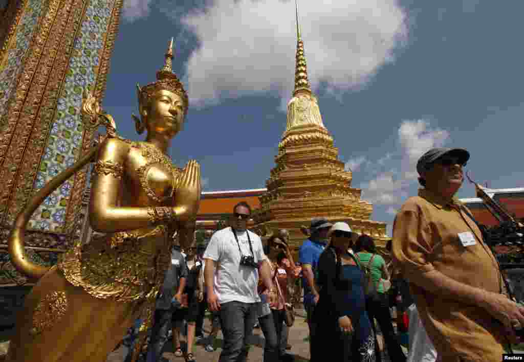 بنکاک کا شمار دنیا کے اُن شہروں میں ہوتا ہے جو سیاحوں میں سب سے زیادہ مقبول ہیں۔