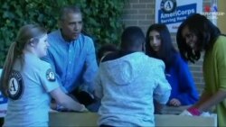 NO COMMENT: Օբամաները կարիքավորներին գրքեր նվիրեցին