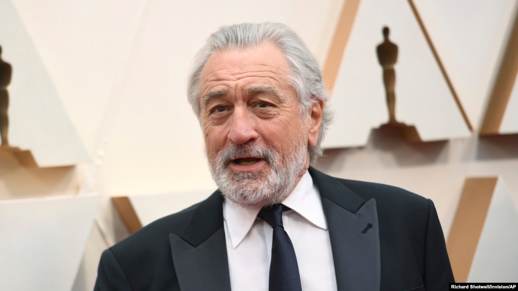 ARCHIVO - Robert De Niro llega a los Oscar el domingo 9 de febrero de 2020 en el Dolby Theatre de Los Ángeles. (Foto de Richard Shotwell/Invision/AP)