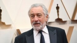 Robert De Niro recupera regalos de Navidad