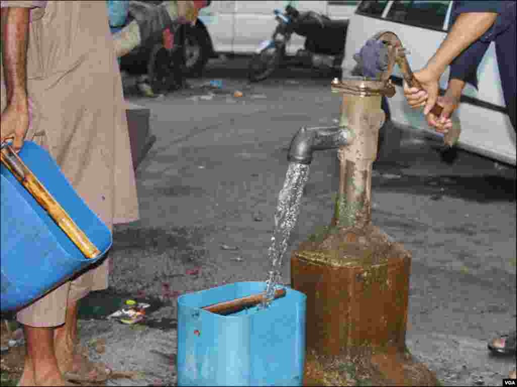  پاکستان میں جہاں دیگر مسائل حل طلب ہیں وہیں ایک مسئلہ پینے کے صاف پانی کا حصول ہے