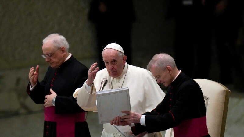 Pope Francis Calls for Religious Leaders to Change