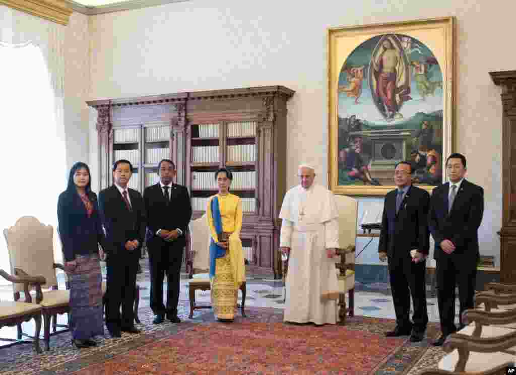 ပုပ္ရဟန္းမင္းႀကီး Francis နဲ႔ ႏိုင္ငံေတာ္အတိုင္ပင္ခံတို႔ ဒီကေန႔ ေတြ႔ဆံု