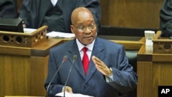South African President Jacob Zuma delivers the State of the Nation Address during the opening of parliament in Cape Town, South Africa, February 10, 2011 (file photo)