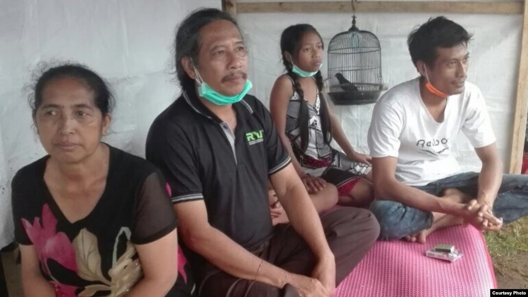 Pengungsi asal Besakih, Banjar Kawan di Posko Pengungsi Rendang. (Foto: Wayan Putra)