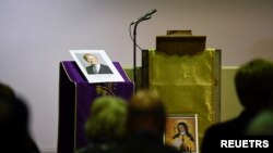 مراسم یادبود دیوید آمس نماینده پارلمان بریتانیا که در کلیسا به ضرب چاقو کشته شد
