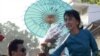 Theo chân bà Aung San Suu Kyi trên đường vận động tranh cử