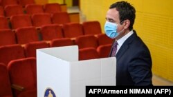 Kosovo, Pristina, Albin Kurti leader of the Vetevendosje (Selfdetermination) prepares to cast his vote