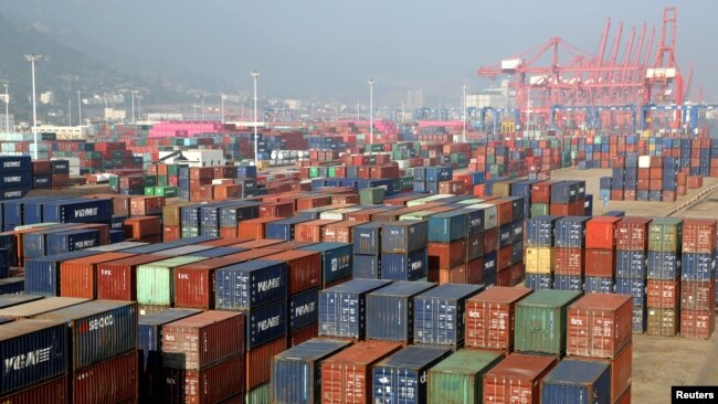 中国江苏省连云港码头的集装箱。(2019年6月10日)