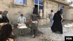 아프가니스탄 모처에서 유엔 식량 지원이 진행되고 있다. (자료사진)