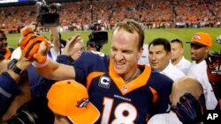 Trung phong tổ chức tấn công nổi tiếng Peyton Manning.