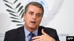 Le directeur général de l'Organisation mondiale du commerce (OMC), Roberto Azevedo, le 25 juillet 2018 à Genève. / PHOTO AFP / Fabrice COFFRINI
