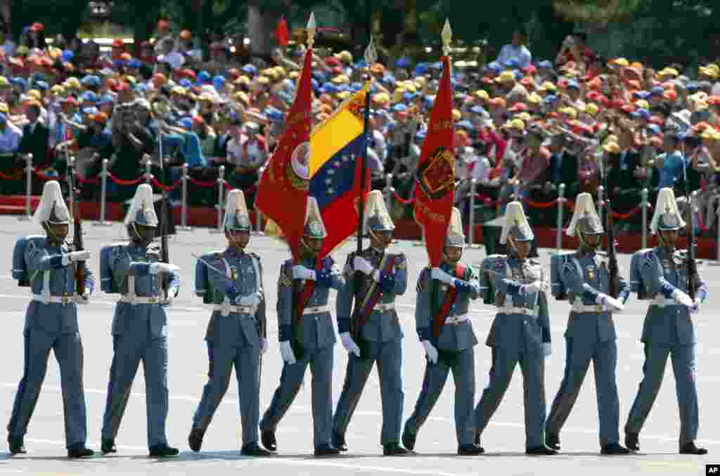 Toán binh sĩ Venezuela tham gia cuộc diễu hành&nbsp;kỷ niệm 70 năm ngày kết thúc Thế chiến thứ II tại Bắc Kinh, 3/9/2015.