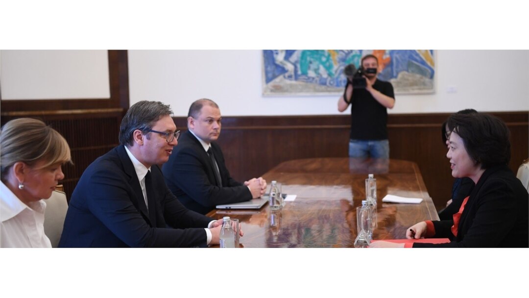 Predsednik Srbije na sastanku sa ambasadorkom Kine (izvor: sajt Predsedništva Srbije)