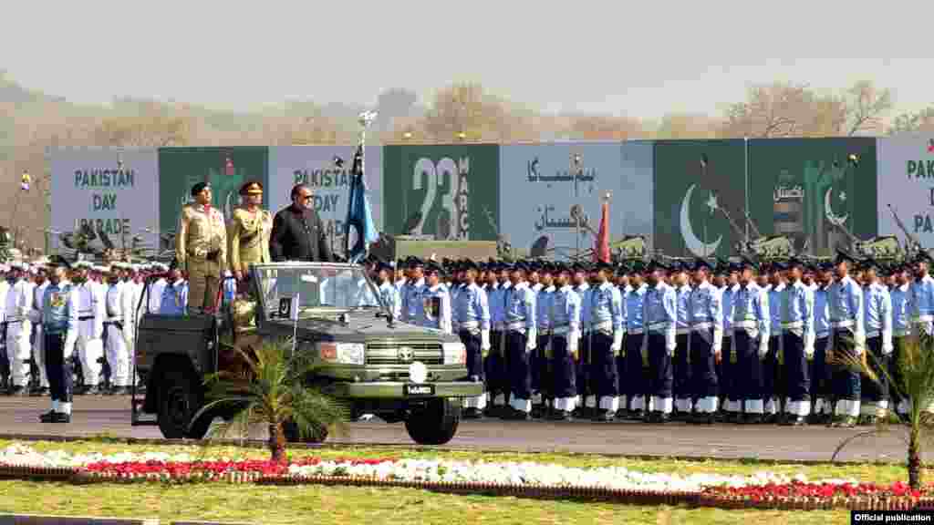23 مارچ کے موقعے پر اسلام آباد میں یومِ پاکستان کے سلسلے میں پریڈ کا اہتمام کیا گیا۔