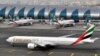 Avión de Emirates en cuarentena en Nueva York con pasajeros enfermos 