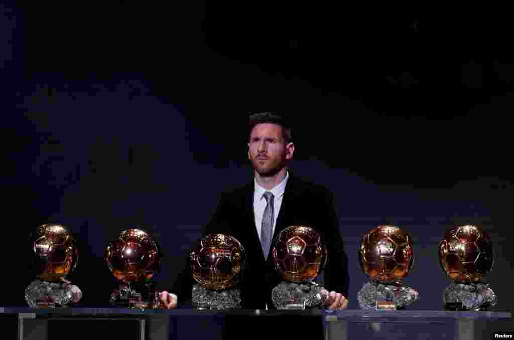 Paris - Barselona oyunçusu Lionel Messi 6 Futbol-The Ballon d’Or mükafatına layıq görülüb 