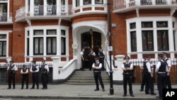 Julián Assange permanece refugiado en la embajada de Ecuador en Londres desde el pasado 19 de junio.