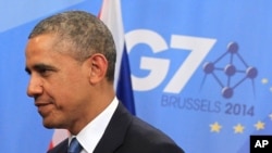 바락 오바마 미국 대통령이 4일 벨기에 브뤼셀에서 시작된 주요 7개국 정상회의장에 입장하고 있다.