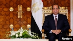 Egypt's President Abdel Fattah al-Sisi attends a signing of agreements ceremony with Sudan at the presidential palace in Cairo, Oct. 5, 2016.