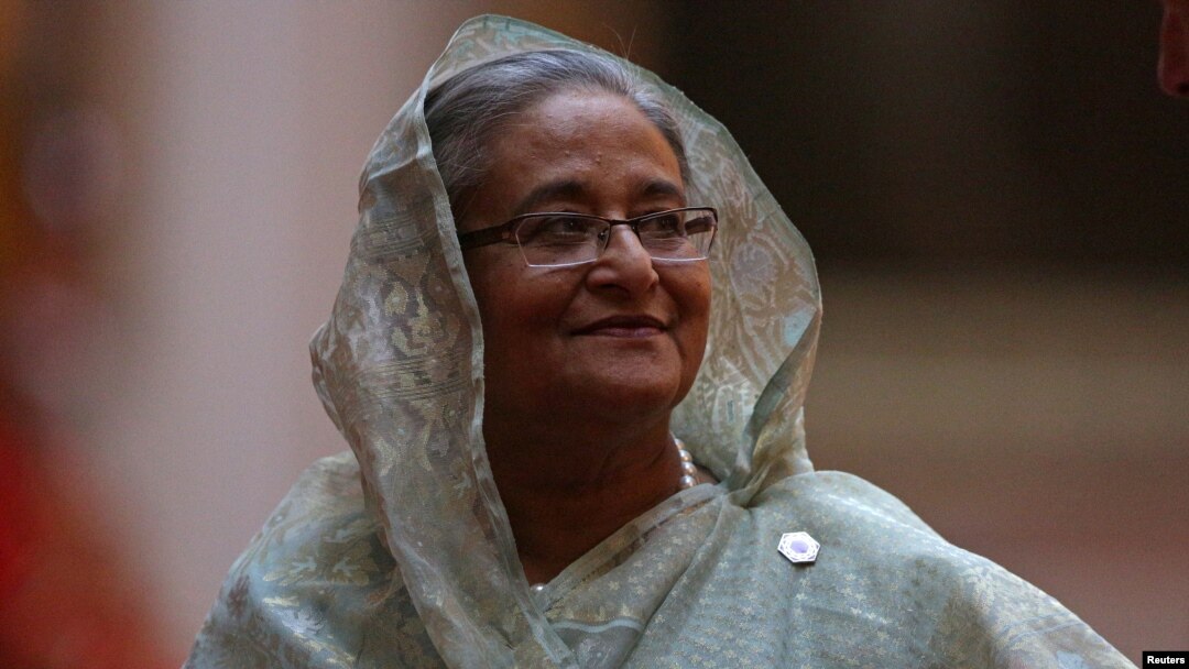 Prime Minister of Bangladesh Sheikh Hasina arrives to attend The Queen's Dinner during The Commonwealth Heads of Government Meeting, at Buckingham Palace in London, April 19, 2018.