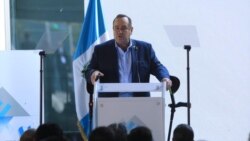 El presidente de Guatemala, Alejandro Giammattei, en una rueda de prensa.