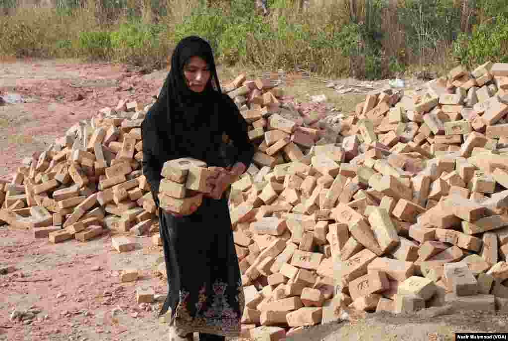 خواجہ سراؤں کے حقوق کے بقول کوئی بھی مسلمان بلا جھجھک مسجد میں داخل ہو کر اپنے مذہبی فرائض ادا کر سکے گا۔