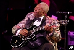 FILE - BB King performs at "The Blues & Jazz" Gala Concert at the Kodak Theatre on Sunday Oct. 26, 2008 in Los Angeles.