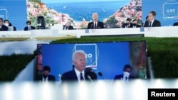 이탈리아 로마에서 열린 G20, 주요 20개국 정상회의 '코로나 팬데믹 대응과 회복' 세션에서 조 바이든 미국 대통령이 발언하고 있다.