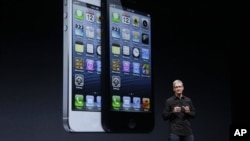 ໂທລະສັບມືຖືລຸ້ນໃໝ່ ຫຼື smartphone (iphone 5) ຂອງບໍລິສັດ Apple. 