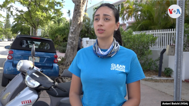 Hace un año, María José Algarra impulsó el proyecto “Clean this beach up” para crear conciencia sobre el impacto de los desechos en el medio ambiente.