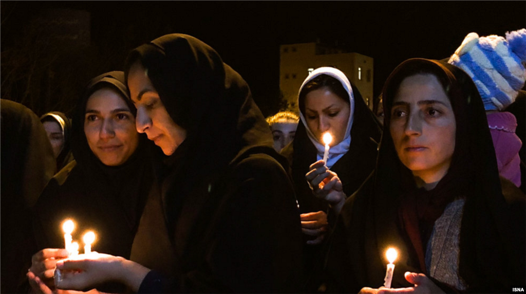 همدردی مردم منطقه پادنا علیا با خانواده‌های جانباختگان سقوط هواپیمای تهران- یاسوج عکس: آریا جعفری