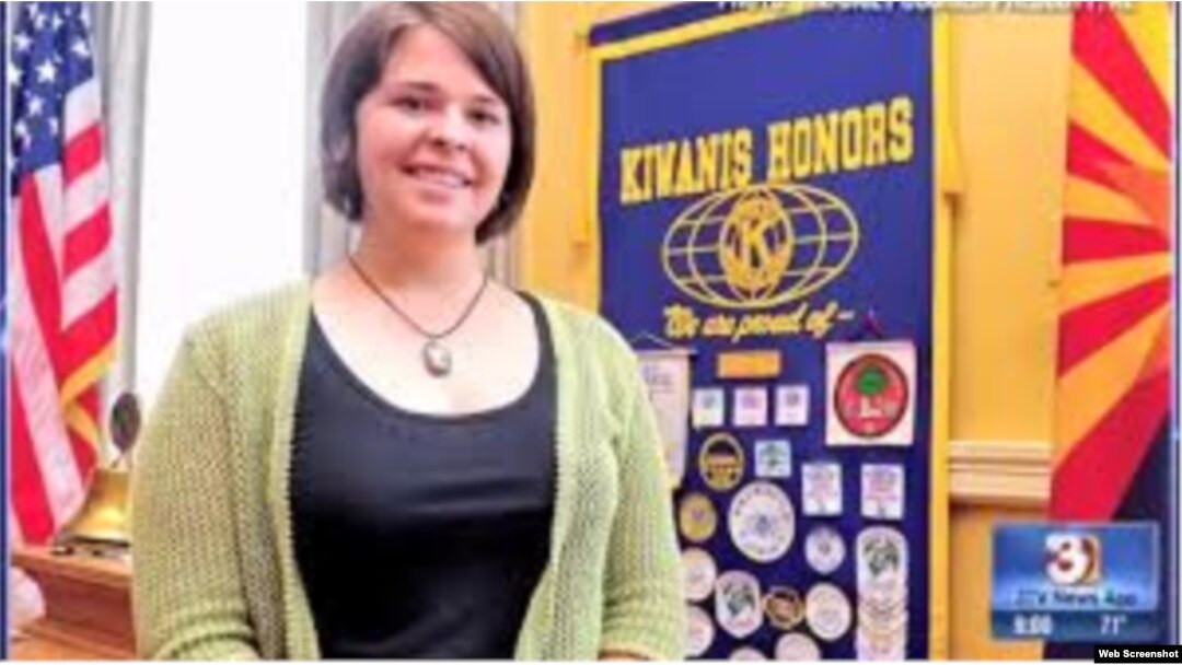 Kayla Muller 2013-yilda Suriyada o'g'irlab qochilgan edi. U insonparvarlarlik tashkilotlariga yordam bergan, qochqinlarning og'irini yengil qilgan.